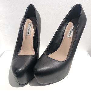 Steve Madden Delirious Black Leather Pumps